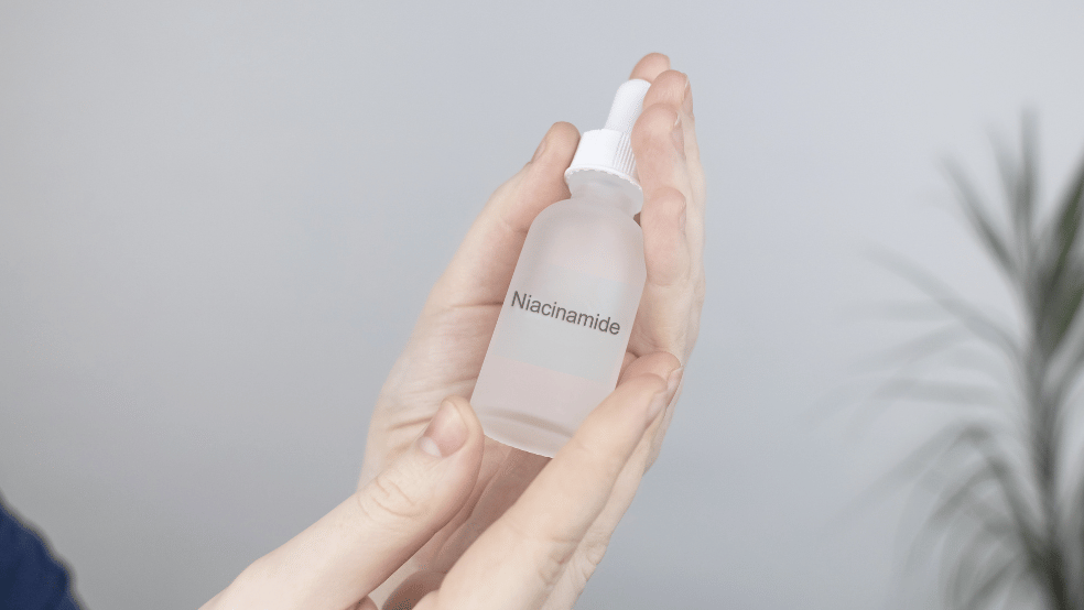 Difference Between Retinol and Niacinamide